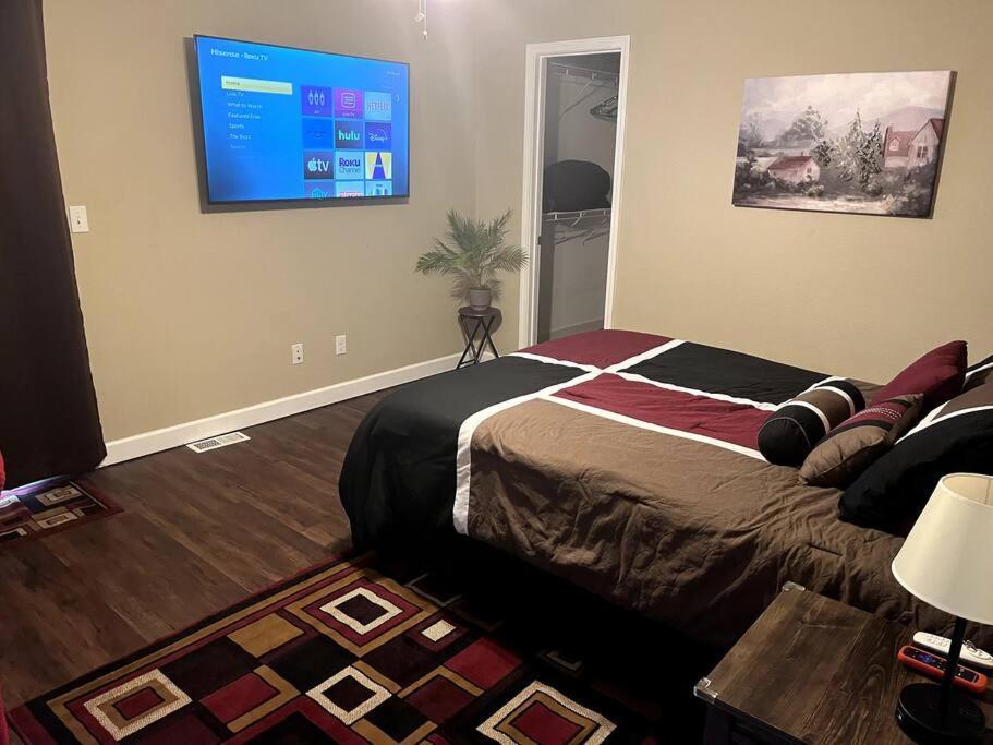 Skinny Big House In Jefferson City Εξωτερικό φωτογραφία
