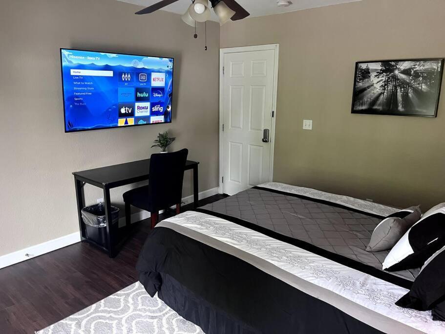 Skinny Big House In Jefferson City Εξωτερικό φωτογραφία