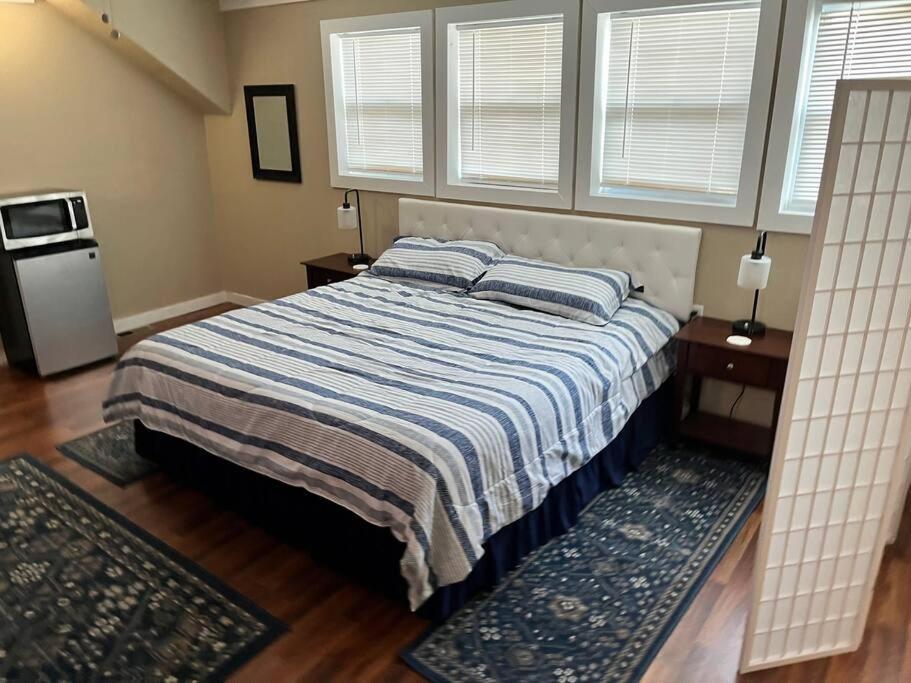 Skinny Big House In Jefferson City Εξωτερικό φωτογραφία